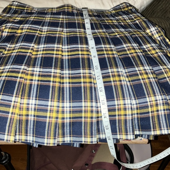 UNIFORM SKIRT  size medium - Picture 5 of 6